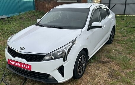 KIA Rio IV, 2021 год, 1 850 000 рублей, 1 фотография