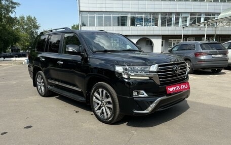 Toyota Land Cruiser 200, 2016 год, 6 990 000 рублей, 3 фотография