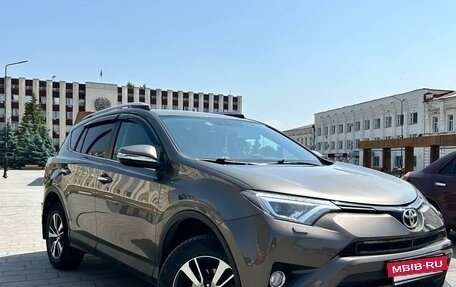 Toyota RAV4, 2018 год, 3 150 000 рублей, 2 фотография