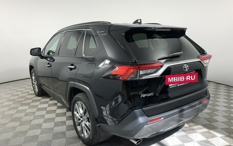 Toyota RAV4, 2021 год, 3 750 000 рублей, 7 фотография