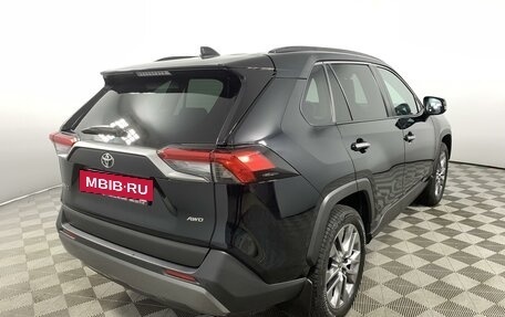 Toyota RAV4, 2021 год, 3 750 000 рублей, 5 фотография