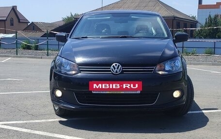 Volkswagen Polo VI (EU Market), 2011 год, 850 000 рублей, 2 фотография