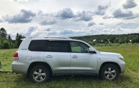 Toyota Land Cruiser 200, 2011 год, 2 950 000 рублей, 3 фотография