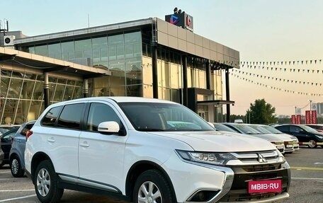 Mitsubishi Outlander III рестайлинг 3, 2016 год, 1 995 990 рублей, 1 фотография