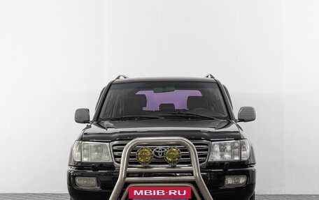 Toyota Land Cruiser 100 рестайлинг 2, 2003 год, 2 299 000 рублей, 2 фотография