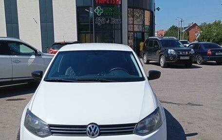 Volkswagen Polo VI (EU Market), 2015 год, 750 000 рублей, 2 фотография