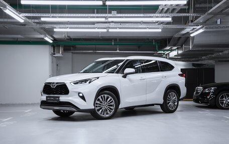 Toyota Highlander, 2023 год, 6 500 000 рублей, 1 фотография