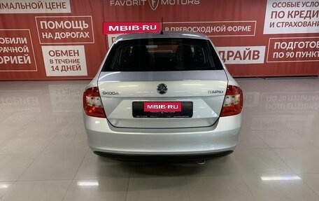 Skoda Rapid I, 2014 год, 880 000 рублей, 3 фотография