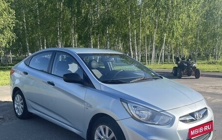 Hyundai Solaris II рестайлинг, 2012 год, 1 150 000 рублей, 4 фотография