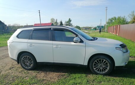 Mitsubishi Outlander III рестайлинг 3, 2012 год, 1 515 000 рублей, 2 фотография