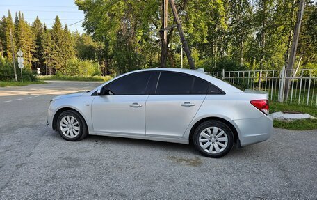 Chevrolet Cruze II, 2010 год, 780 000 рублей, 7 фотография