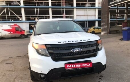 Ford Explorer VI, 2014 год, 2 300 000 рублей, 2 фотография