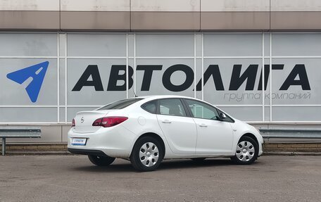 Opel Astra J, 2013 год, 857 000 рублей, 2 фотография