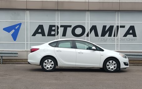 Opel Astra J, 2013 год, 857 000 рублей, 3 фотография