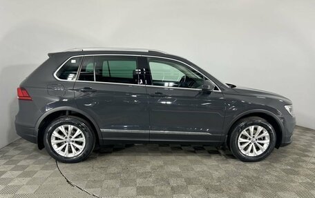 Volkswagen Tiguan II, 2017 год, 1 837 000 рублей, 4 фотография