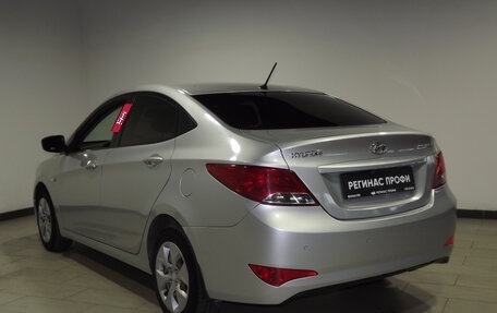 Hyundai Solaris II рестайлинг, 2015 год, 1 200 000 рублей, 4 фотография