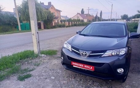 Toyota RAV4, 2013 год, 1 650 000 рублей, 2 фотография