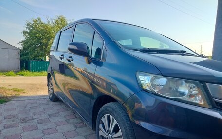 Honda Freed I, 2014 год, 1 500 000 рублей, 2 фотография