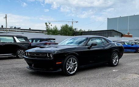 Dodge Challenger III рестайлинг 2, 2023 год, 4 799 000 рублей, 1 фотография