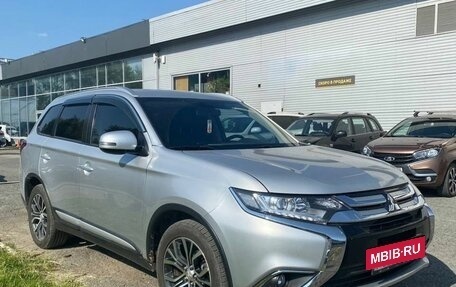 Mitsubishi Outlander III рестайлинг 3, 2017 год, 2 290 000 рублей, 2 фотография