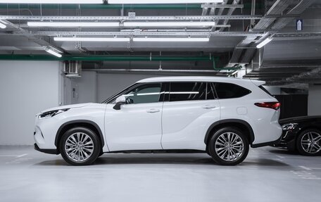 Toyota Highlander, 2023 год, 6 500 000 рублей, 5 фотография