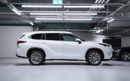 Toyota Highlander, 2023 год, 6 500 000 рублей, 9 фотография