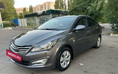 Hyundai Solaris II рестайлинг, 2015 год, 970 000 рублей, 2 фотография