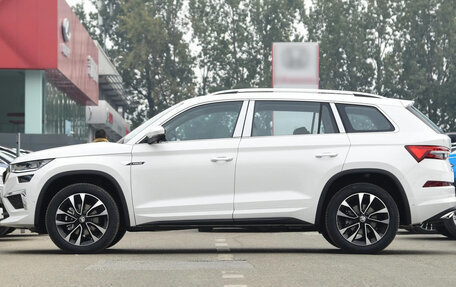 Skoda Kodiaq I, 2024 год, 4 750 000 рублей, 8 фотография