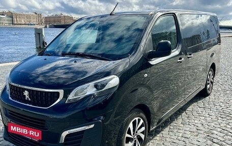 Peugeot Traveller I, 2018 год, 3 500 000 рублей, 2 фотография