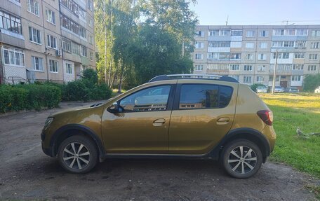 Renault Sandero II рестайлинг, 2014 год, 1 200 000 рублей, 2 фотография