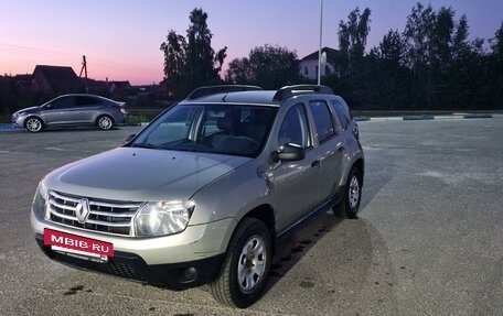 Renault Duster I рестайлинг, 2012 год, 900 000 рублей, 2 фотография