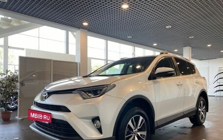 Toyota RAV4, 2018 год, 2 650 000 рублей, 7 фотография