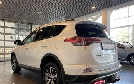 Toyota RAV4, 2018 год, 2 650 000 рублей, 5 фотография