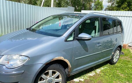 Volkswagen Touran III, 2009 год, 700 000 рублей, 4 фотография