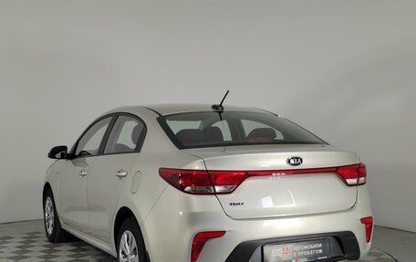 KIA Rio IV, 2018 год, 1 639 000 рублей, 7 фотография