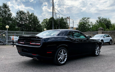 Dodge Challenger III рестайлинг 2, 2023 год, 4 799 000 рублей, 5 фотография