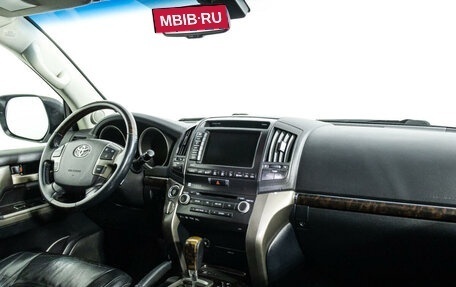 Toyota Land Cruiser 200, 2011 год, 3 089 000 рублей, 9 фотография