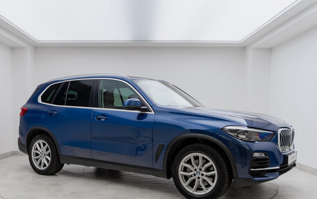 BMW X5, 2018 год, 6 990 000 рублей, 3 фотография