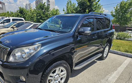 Toyota Land Cruiser Prado 150 рестайлинг 2, 2010 год, 2 800 000 рублей, 2 фотография