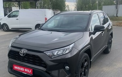 Toyota RAV4, 2021 год, 3 890 000 рублей, 1 фотография