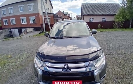 Mitsubishi Outlander III рестайлинг 3, 2018 год, 1 800 000 рублей, 1 фотография