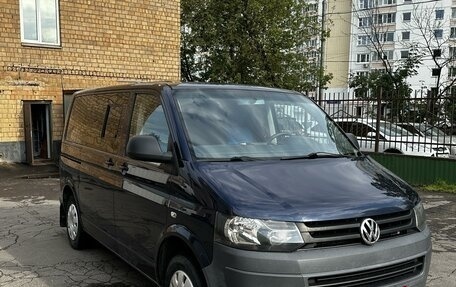 Volkswagen Caravelle T5, 2012 год, 2 250 000 рублей, 3 фотография