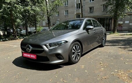 Mercedes-Benz A-Класс, 2020 год, 2 650 000 рублей, 1 фотография