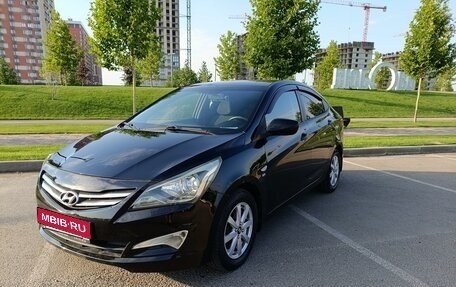 Hyundai Solaris II рестайлинг, 2015 год, 1 175 000 рублей, 1 фотография