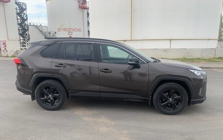 Toyota RAV4, 2021 год, 3 890 000 рублей, 4 фотография