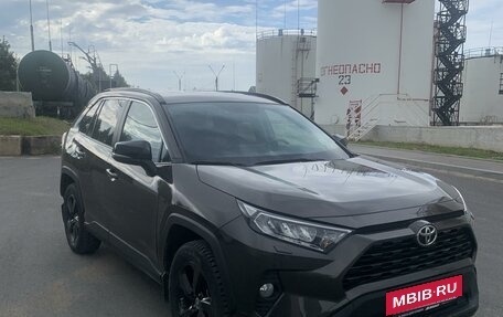 Toyota RAV4, 2021 год, 3 890 000 рублей, 3 фотография