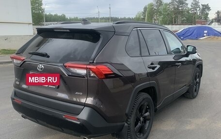 Toyota RAV4, 2021 год, 3 890 000 рублей, 6 фотография