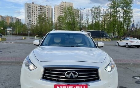 Infiniti FX II, 2013 год, 2 300 000 рублей, 3 фотография