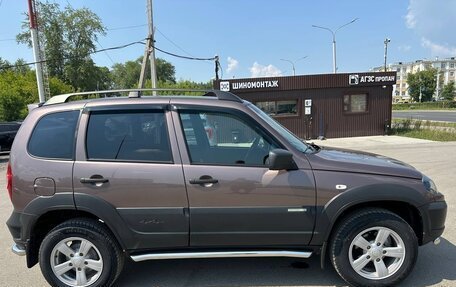 Chevrolet Niva I рестайлинг, 2019 год, 1 200 000 рублей, 8 фотография