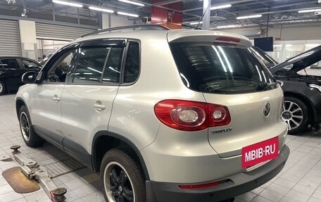 Volkswagen Tiguan I, 2011 год, 949 000 рублей, 3 фотография